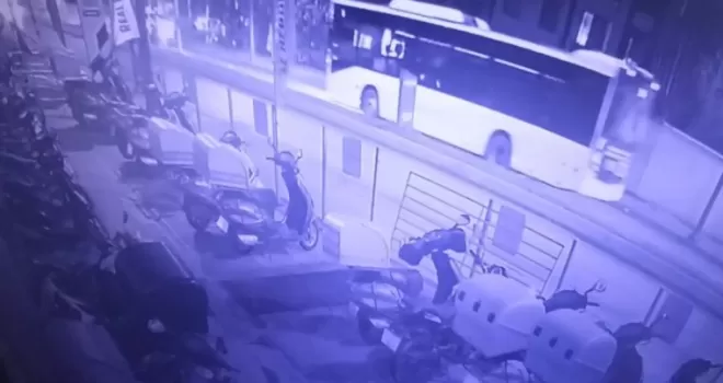 Üsküdar’da İETT otobüsü şoförü direksiyon başında fenalaştı

